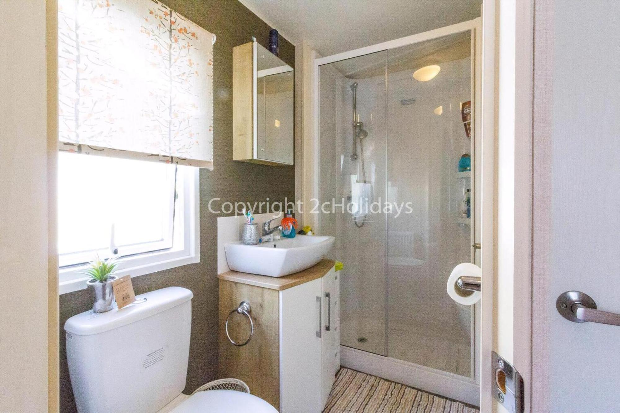 Brilliant Caravan With A Partial Sea View In Suffolk Ref 32026Az Lowestoft Exterior photo