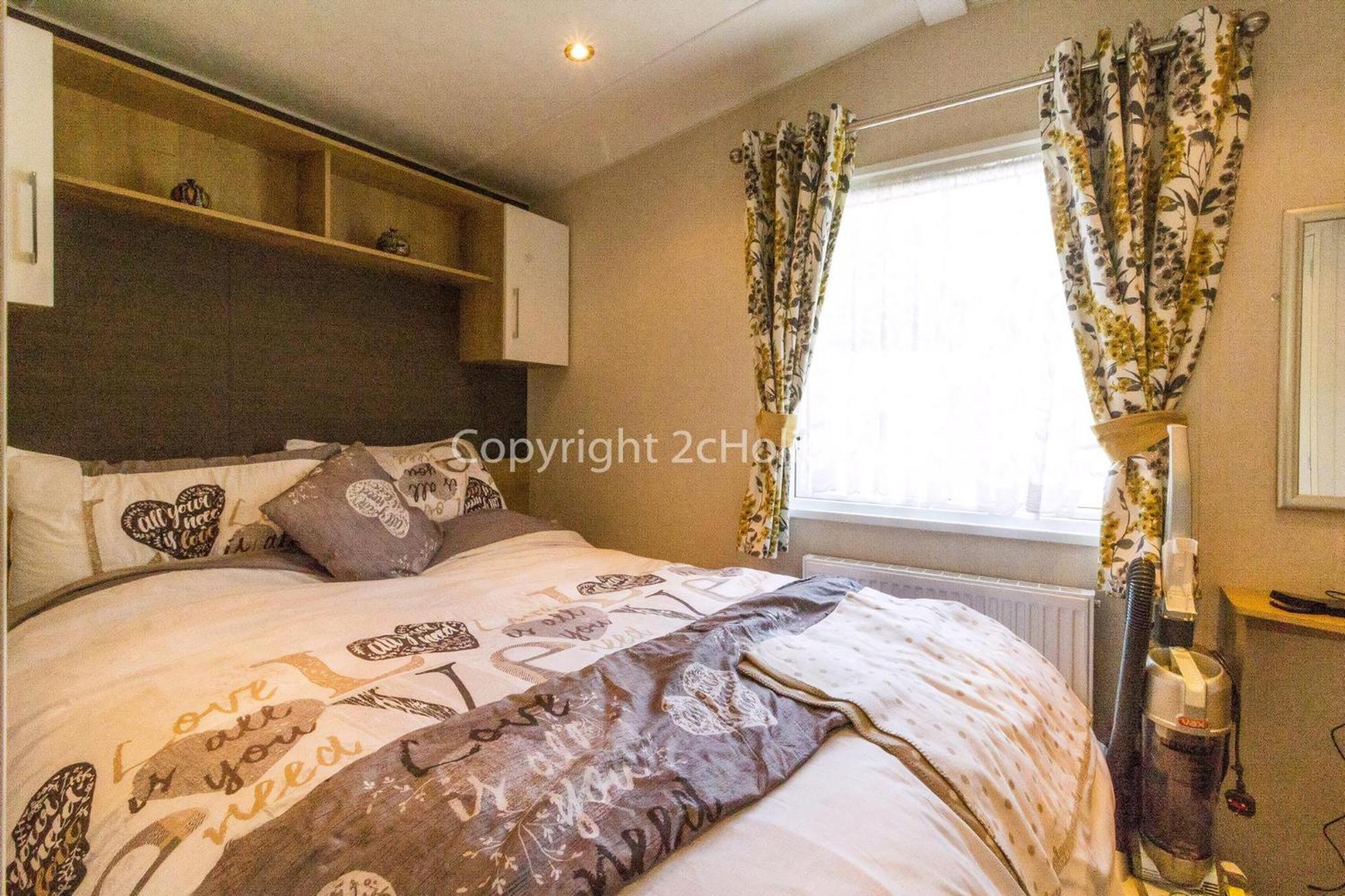 Brilliant Caravan With A Partial Sea View In Suffolk Ref 32026Az Lowestoft Exterior photo